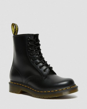 Black Doctor Martens 1460 - Smooth Leather Lace Up Boots (Smooth Leather) | EP07-E1RN