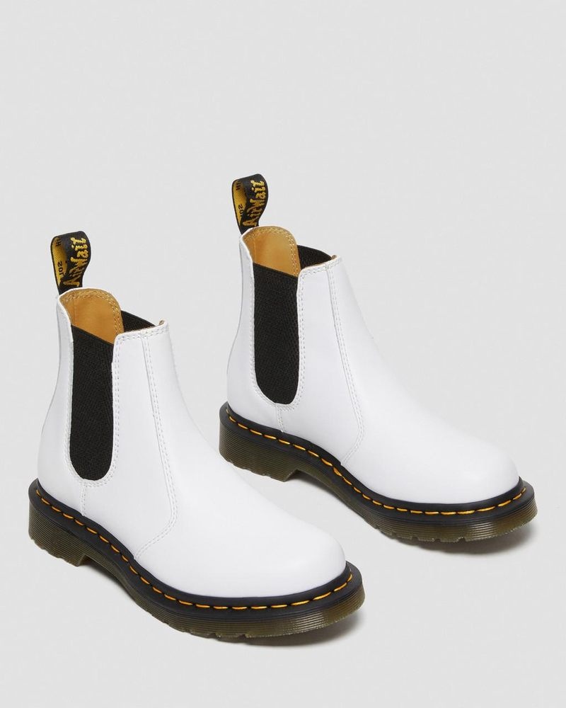 White Doctor Martens 2976 Softy T Leather Chelsea Boots (Softy T) | PQ27-V0EG